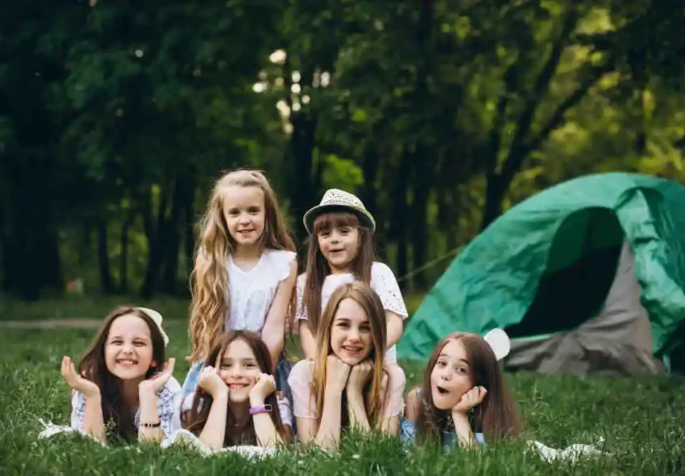 Co zrobić, gdy dziecko chce wrócić wcześniej z kolonii? Poradnik dla rodziców